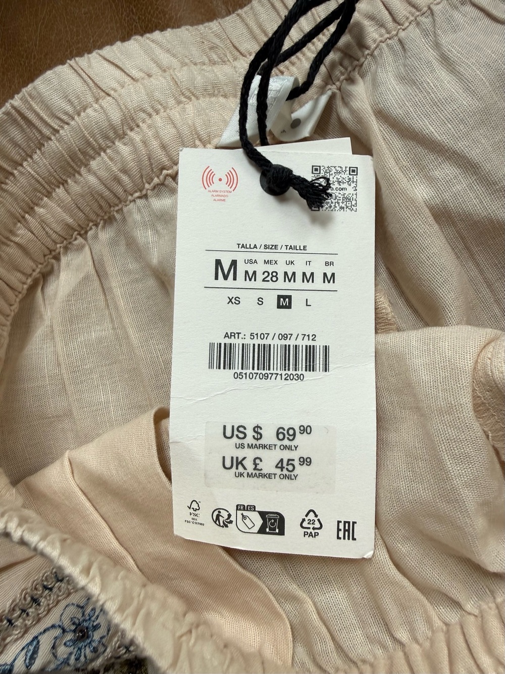 Zara Cream Shorts with Pink & Green Floral Embroidery - Picture 3 of 4